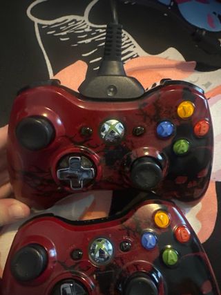 Xbox 360 Gears of War Edición Especial + 2 mandos