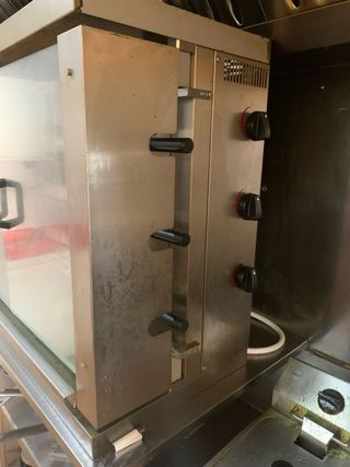 Asador de pollos MCM