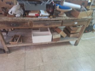 Banco de trabajo antiguo de roble