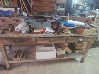 Banco de trabajo antiguo de roble