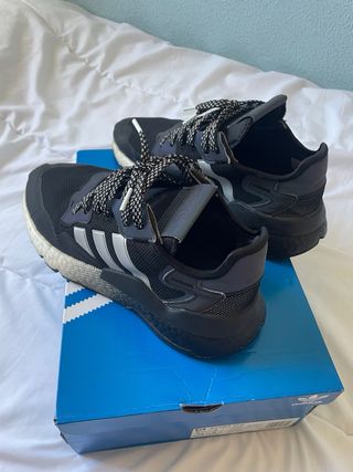 Zapatillas Adidas Nite Jogger.