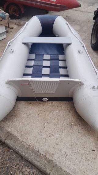 Barca hinchable neumática