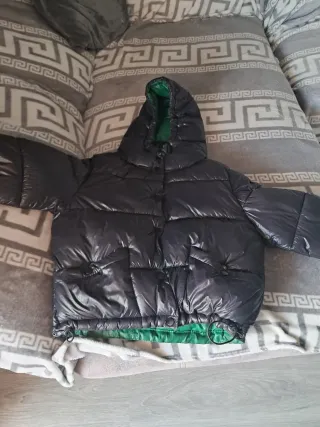 Chaqueta acolchada reversible negra y verde