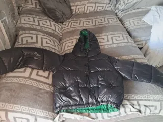 Chaqueta acolchada reversible negra y verde