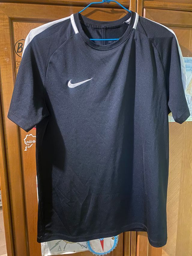 Camiseta Nike M Deportiva Negra