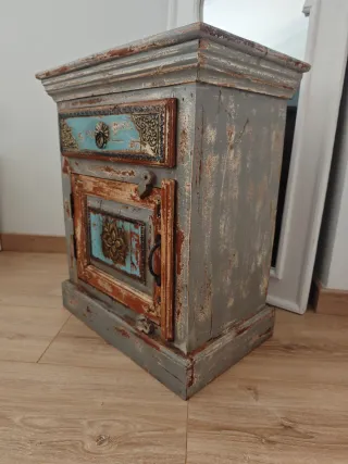 Mesita auxiliar estilo vintage