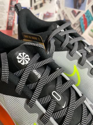 Nike Downshifter 12 Talla 43 Gris/Volt