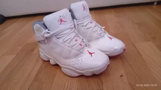 Jordan 6 Rojo y Blanco talla 40 
Precio negociable