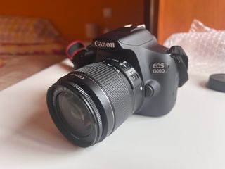 Cámara Canon EOS 1300D Negra