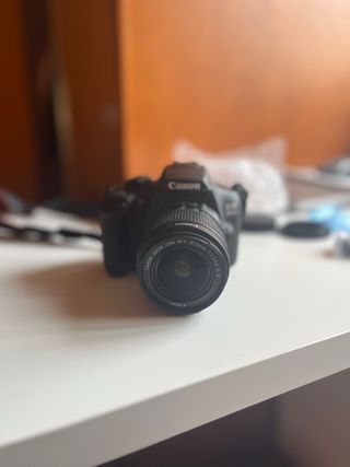 Cámara Canon EOS 1300D Negra