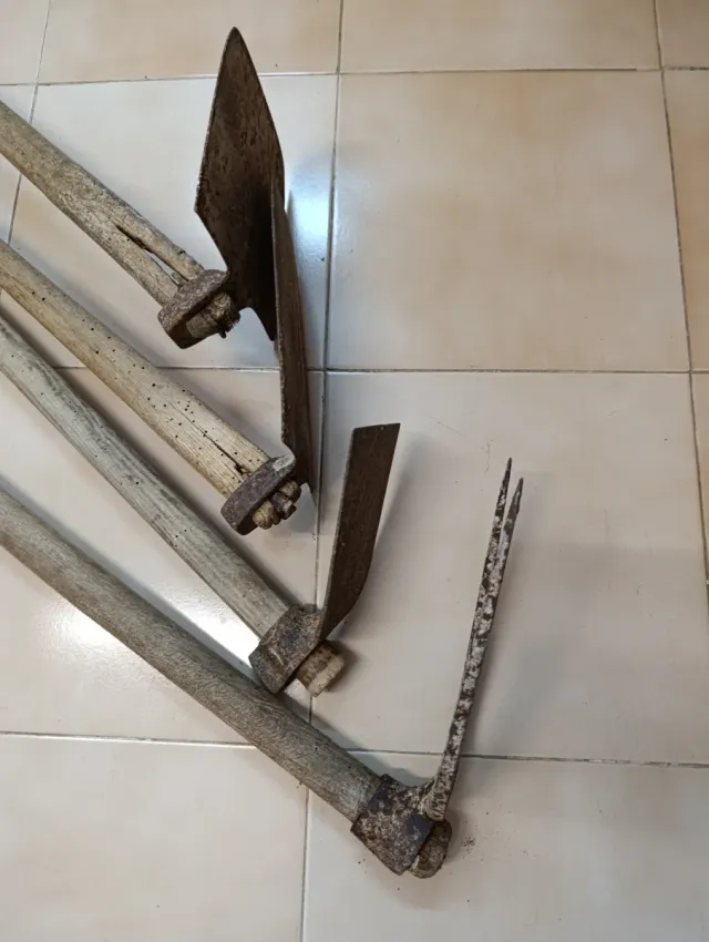 Herramientas de campo antiguas