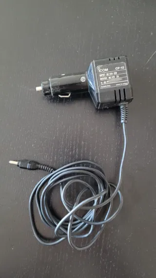 ICOM CP-12 Cargador Mechero 12V 2A