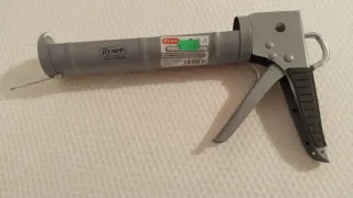 Pistola silicona y espátula bricolaje
