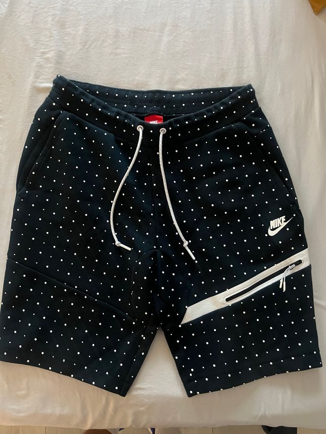 Pantalón corto Nike lunares