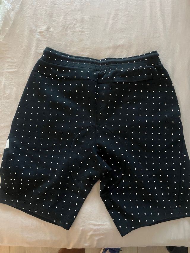 Pantalón corto Nike lunares