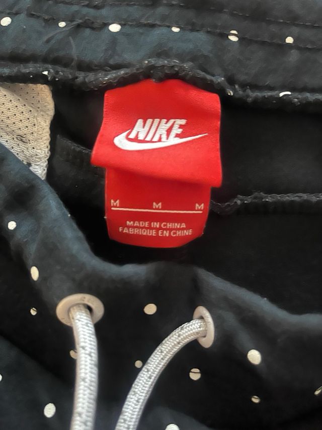 Pantalón corto Nike lunares