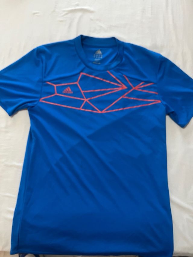 Camiseta deportiva Adidas azul
