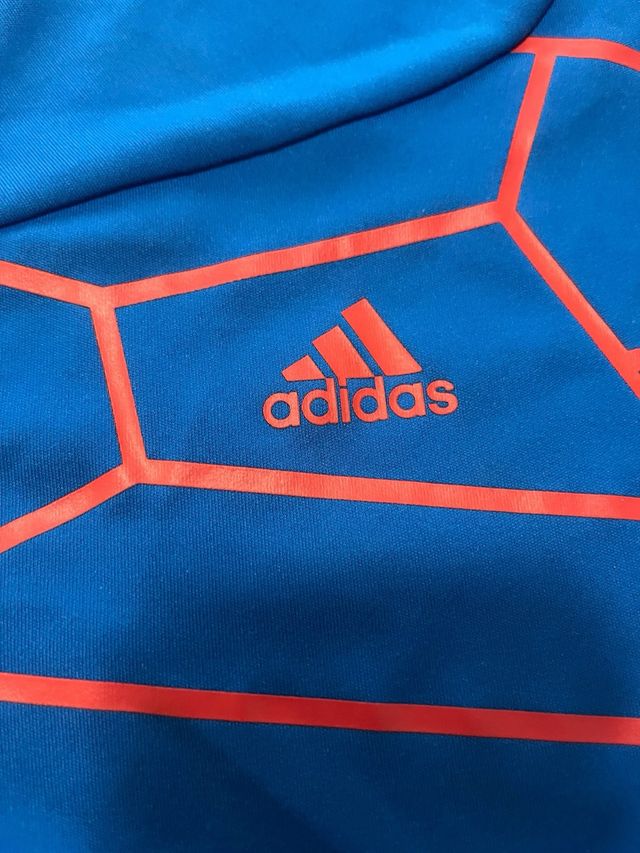 Camiseta deportiva Adidas azul