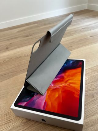 iPad Pro 12.9 di quarta generazione + Apple Pencil di seconda generazione 