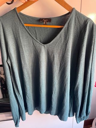 Blusa October azul celeste talla S