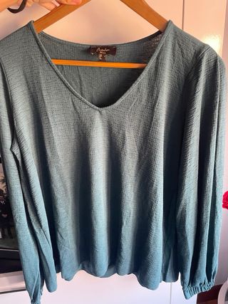 Blusa October azul celeste talla S