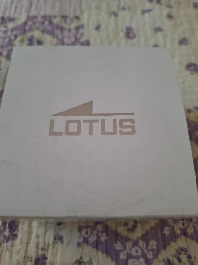 Reloj Lotus