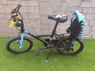 Bicicleta Btwin decathlon negra y azul. 16"