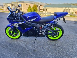 Yamaha YZF R6 modelo 2004