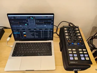 Native Instruments Traktor Kontrol X1 