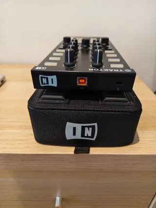 Native Instruments Traktor Kontrol X1 