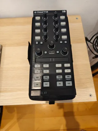 Native Instruments Traktor Kontrol X1 