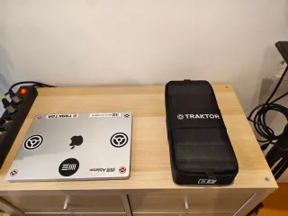 Native Instruments Traktor Kontrol X1 