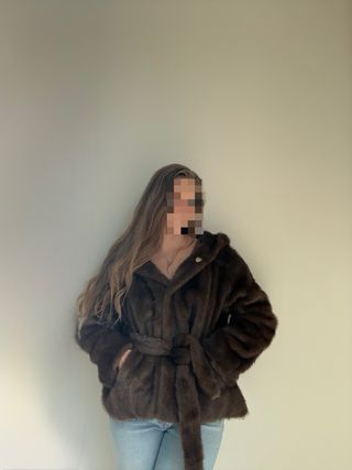 Pelliccia sintetica con cappuccio