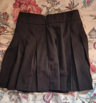 Minifalda negra Stradivarius