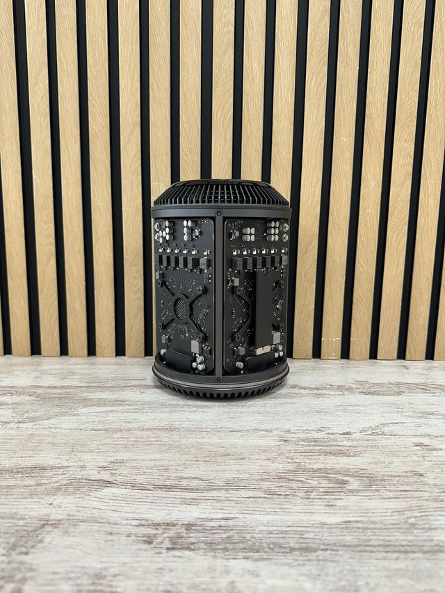 Mac Pro 2013 D300 XEON E5 64gb 500gb SSD