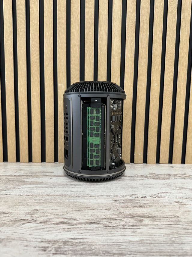 Mac Pro 2013 D300 XEON E5 64gb 500gb SSD
