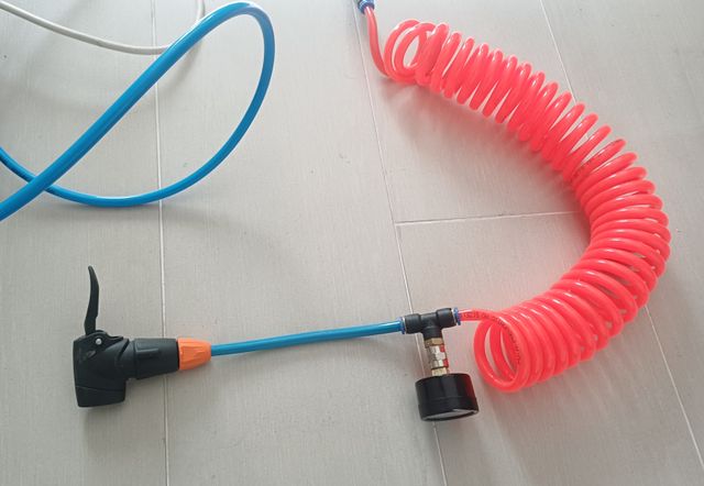 Compresor Aire Eléctrico con manómetro Bicicletas