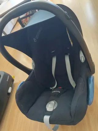 Huevito Maxi-Cosi CabrioFix con base Isofix