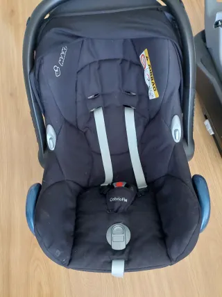 Huevito Maxi-Cosi CabrioFix con base Isofix