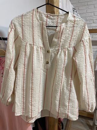 Blusa Beige Rayas Rojas