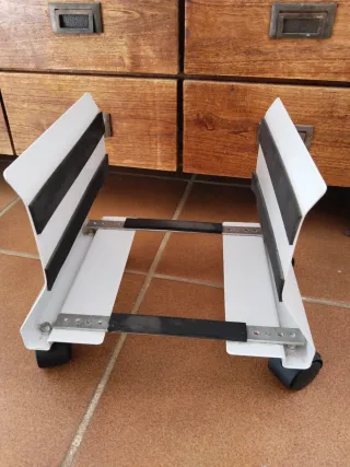 Soporte para torre PC con ruedas