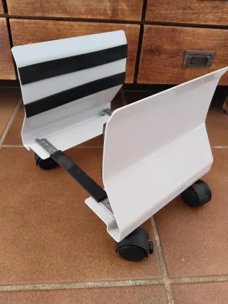 Soporte para torre PC con ruedas