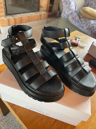 Sandalias gladiador negras