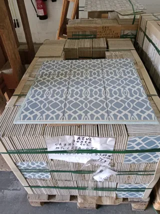 Palet suelo imitación hidráulico 53m2