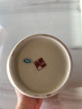 Jarrón de porcelana japonés con pavos reales