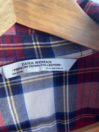 Blusa Zara cuadros multicolor talla M