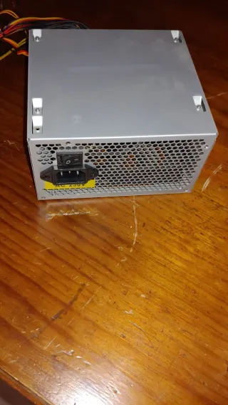 Fuente de Alimentación UNYKA ATX 500W