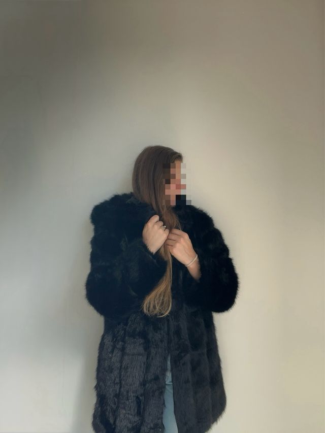 Pelliccia sintetica nera effetto realistico