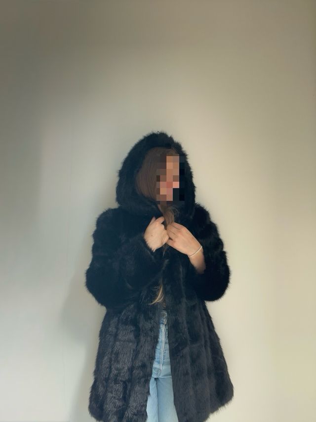 Pelliccia sintetica nera effetto realistico