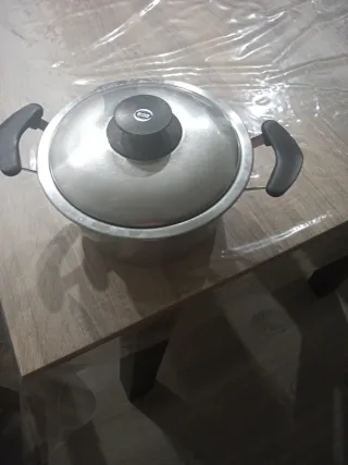 Olla AMC 20cm .3 litros no apto para inducción ,